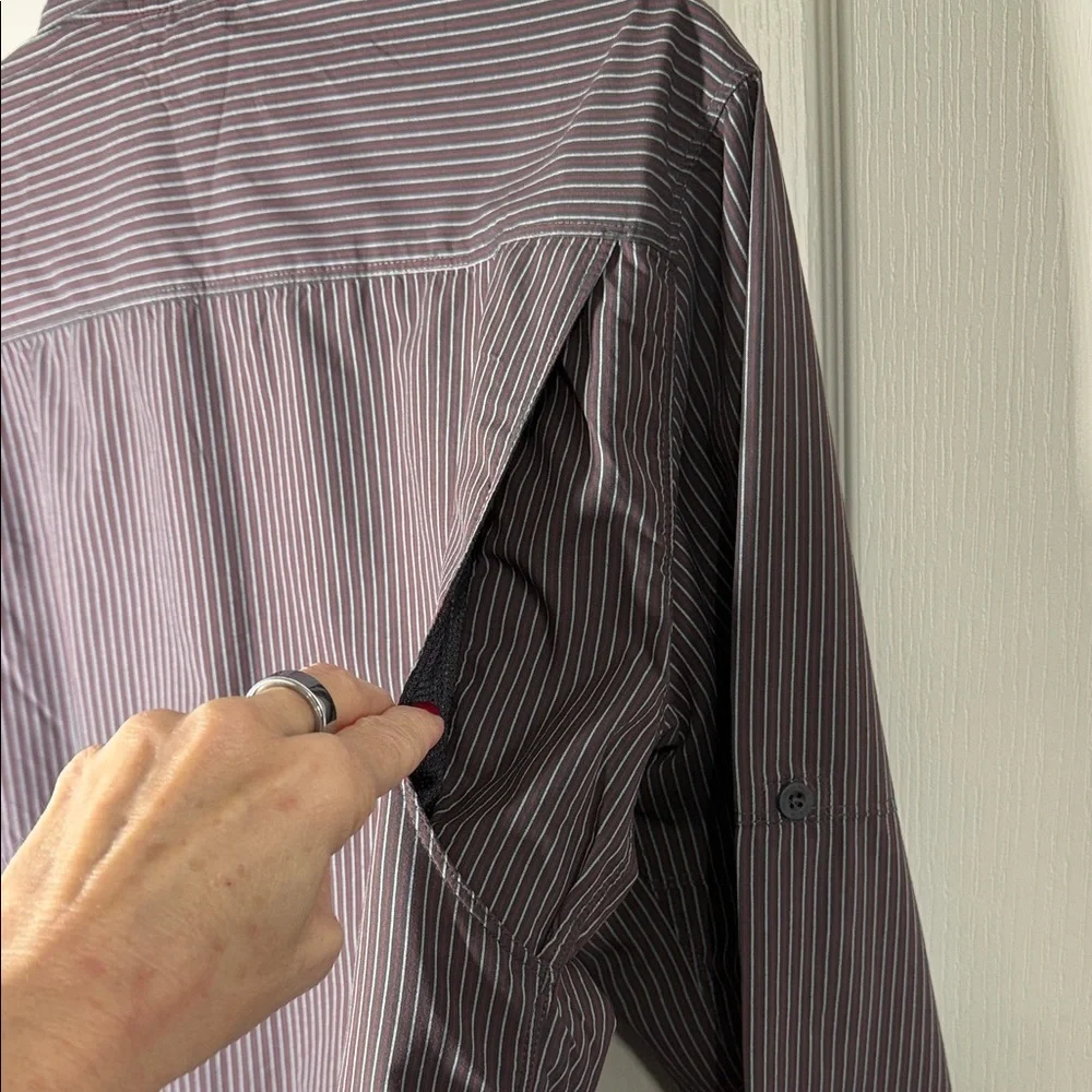The North Face Men’s Striped Long Sleeve Button Up Shirt Nylon M